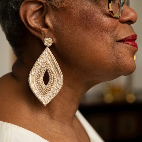 Lori Weitzner Women's Dune Classic Embroidered Beaded Sequins Devi Earrings NWOT - Picture 3 of 8